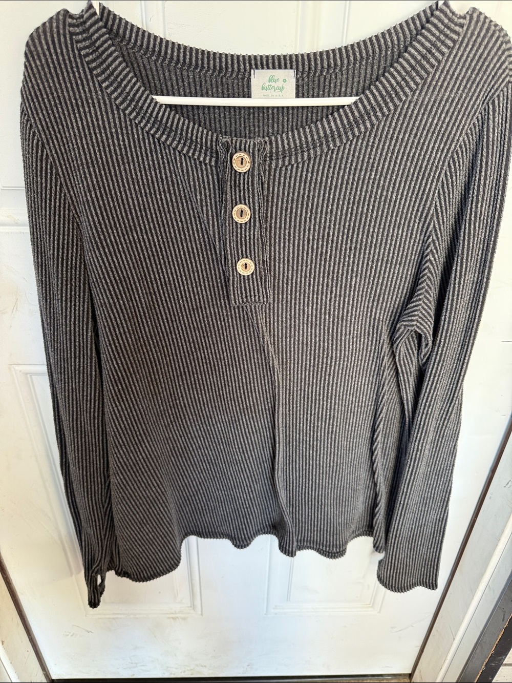 Olive & Oak Ribbed Gray Henley Long Sleeve Top